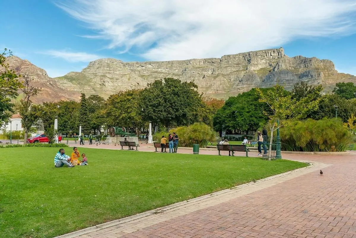 Sunny, 3Rd Floor, Spacious, Fast Wifi-Pool Cape Town South Africa