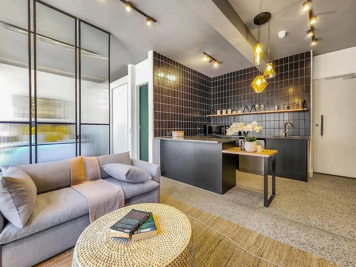 Sunny, 3Rd Floor, Spacious, Fast Wifi-Pool Cape Town 0*,
